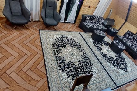 کلبه چوبی در آستانه اشرفیه - داخل بالا