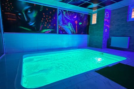 آپارتمان با حوضچه آبگرم در زعفرانیه تهران - ۱