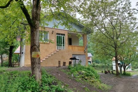 خانه جنگلی در سیاهکل - لوشاده