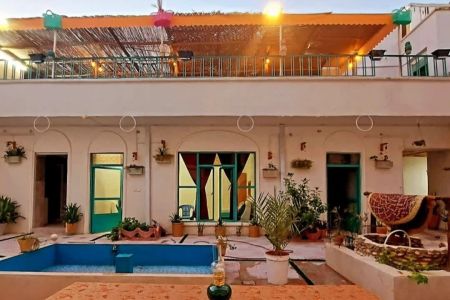 بومگردی در کازرون - سینگل