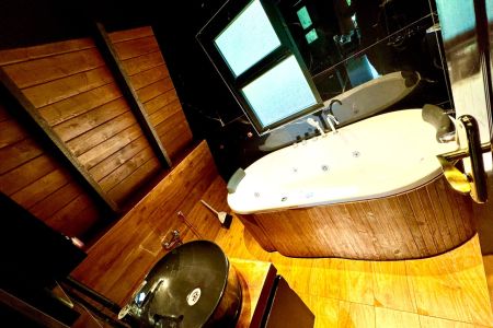 کلبه سوئیسی با وان جکوزی در چالوس