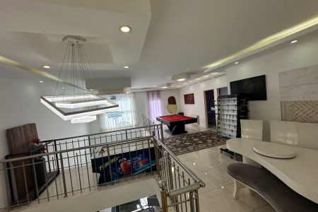 ویلا استخردار در چهارباغ - ابراهیم آباد