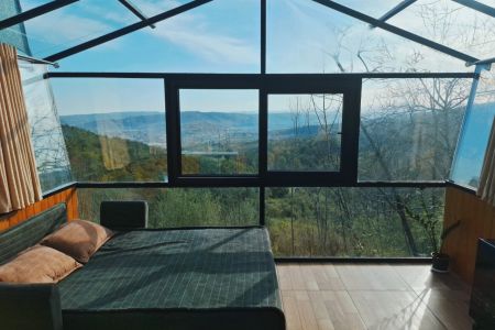 کلبه با سقف شیشه ای در بابلکنار - درازکلا