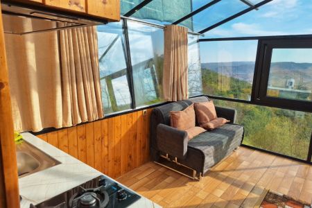 کلبه با سقف شیشه ای در بابلکنار - درازکلا