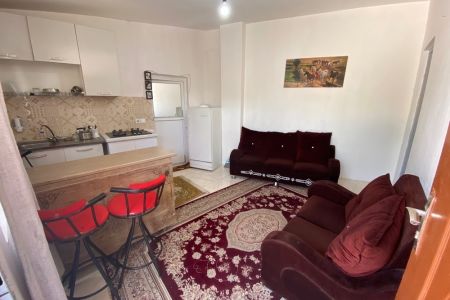 سوئیت حیاط دار در خمام - چاپارخانه