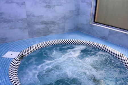 کلبه سوئیسی جکوزی دار در رامسر - لپاسرک