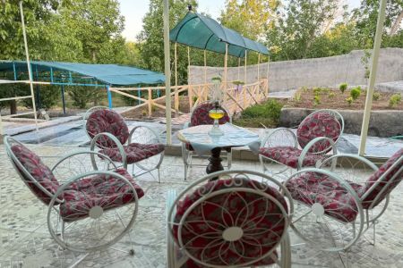 ویلا استخردار در باغ بهادران