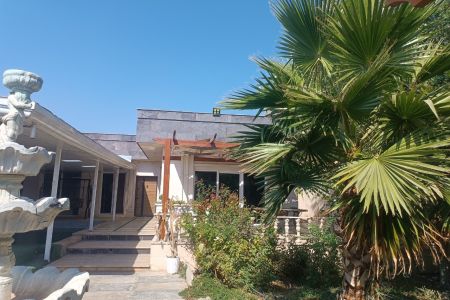 ویلا استخردار در چهارباغ - سلطان آباد