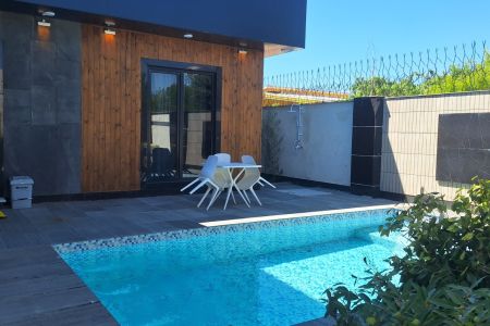 ویلا استخردار در چهارباغ - زکی آباد