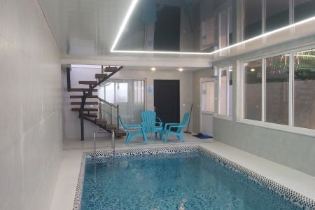 ویلا تریبلکس استخردار لب دریا در نوشهر