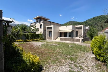 ویلا رو به جنگل در قلعه رودخان