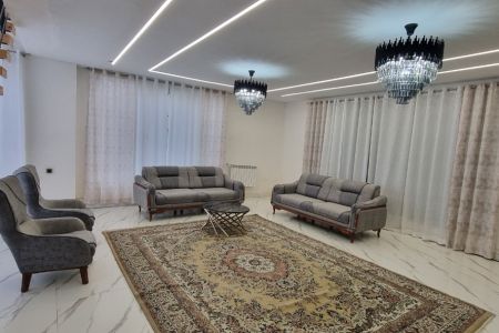 ویلا استخردار در خرم آباد - قلعه گردن