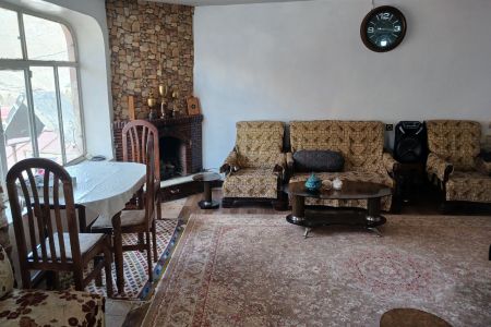 سوئیت کوهستانی نزدیک قلعه دیزین