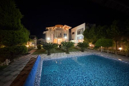 ویلا با استخر و زمین والیبال در انارور نوشهر