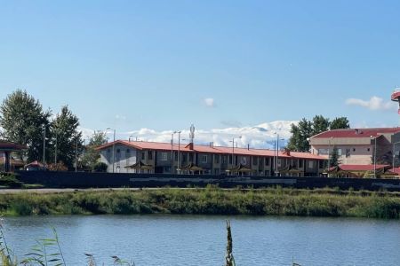 سوئیت کنار تالاب عینک رشت - ۳ تخته - تیپ۲