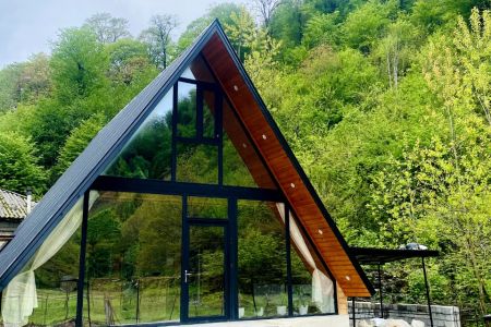 کلبه سوئیسی در جاده اسالم - گیجاو