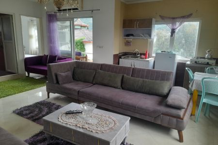 خانه مبله در در بلوار کازینو رامسر - طبقه سوم