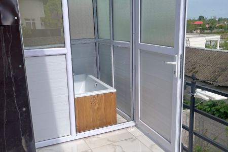 کلبه سوئیسی با جکوزی در شاندرمن - چاله سرا