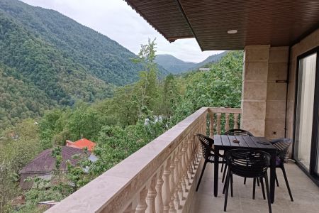 خانه با ویو کوه در احمدسرگوراب - خرمکش-ط۲