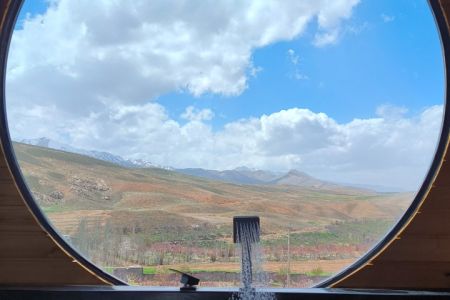 کلبه چوبی در سمیرم - مهرگرد