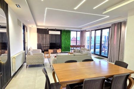 ویلای دو طبقه استخردار در شهرصدرا