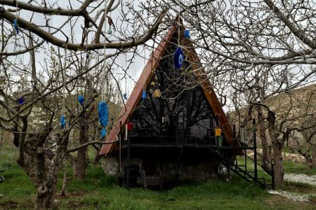 کلبه سوئیسی در سمیرم - مهرگرد
