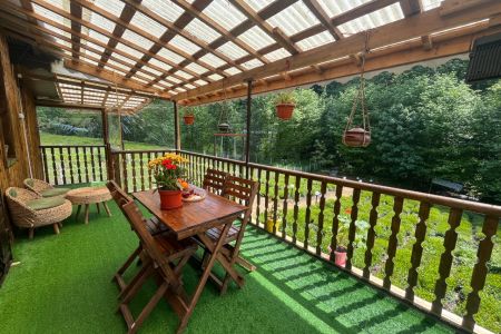 کلبه جنگلی با نمای بامبو در حومه لاهیجان