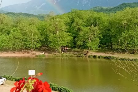 سوئیت با ویو دریاچه عروس در حلیمه جان