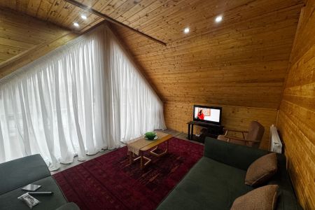 کلبه چوبی استخردار در کلارآباد - چارز