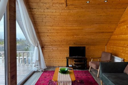 کلبه چوبی استخردار در کلارآباد - چارز