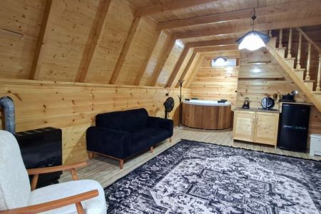 کلبه سوئیسی با جکوزی در هلی خال بابلکنار