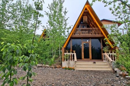 کلبه سوئیسی با جکوزی در هلی خال بابلکنار