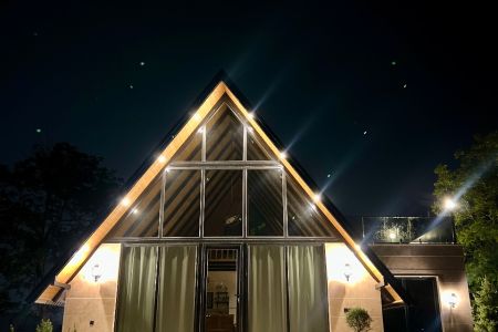 کلبه سوئیسی تراس دار در متل قو - نارنج بندبن