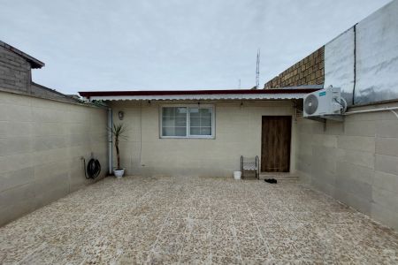 سوئیت حیاط دار در بندرانزلی - بلوار پیشوایی