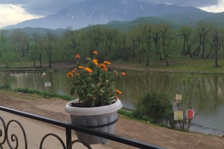 سوئیت با ویو دریاچه عروس در حلیمه جان