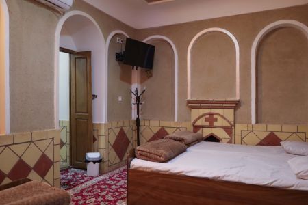 بومگردی در نائین - چهار تخته