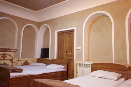 بومگردی در نائین - چهار تخته