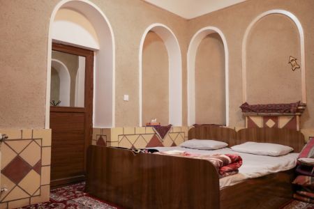 بومگردی در نائین - دو تخته