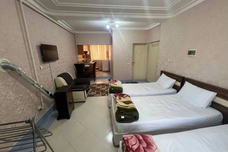 سوئیت کنار تالاب عینک رشت - ۳ تخته - تیپ۲