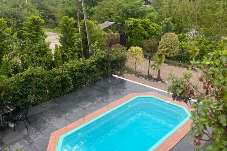 کلبه سوئیسی با استخر و جکوزی در لیپا ماسال
