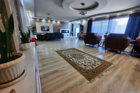 ویلا با استخر در شهریار - کردزار
