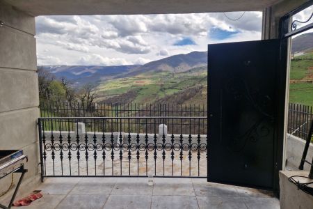 سوئیت بالکن دار در حشمت آباد رودبار - و ۱