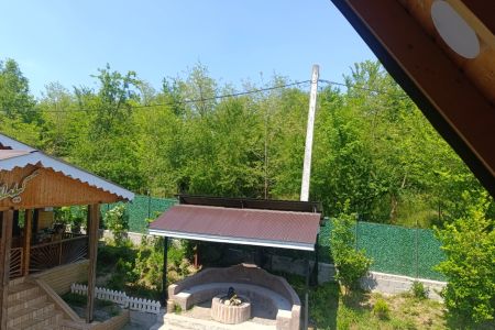 کلبه چوبی در سراوان - گلسرک