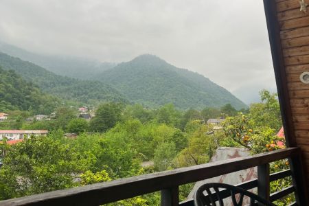 کلبه سوئیسی با استخر و جکوزی در لیپا ماسال