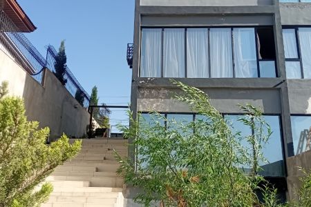 ویلا تریبلکس استخردار در رودهن - خورین