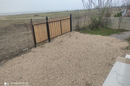 کلبه سوئیسی نزدیک ساحل در اسالم - میانده