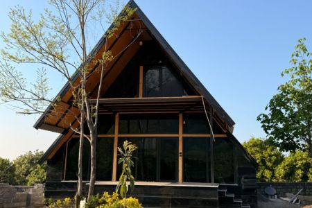 کلبه سوئیسی در متل قو - دانیال