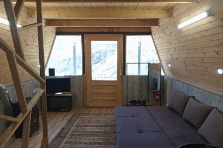 کلبه سوئیسی در رینه لاریجان - انهه