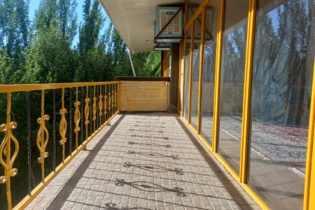 سوئیت در باغ بهادران - زردخشوئیه - ط ۳