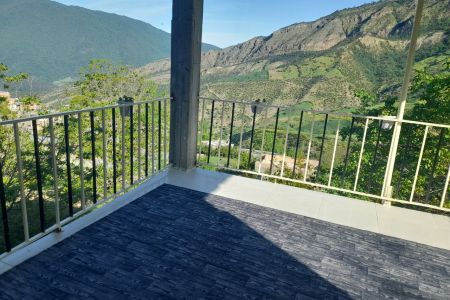 سوئیت تراس دار با ویو کوهستان در قورچای